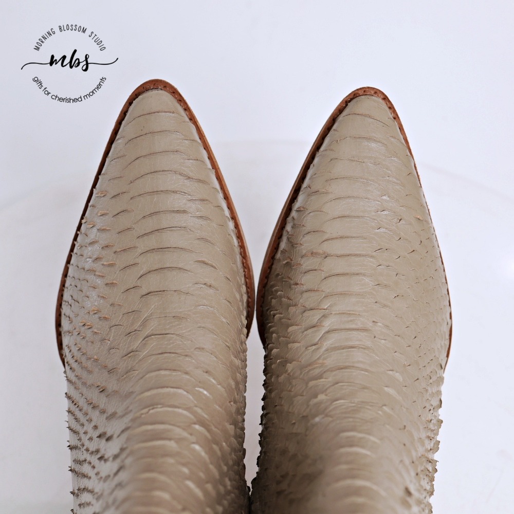 NIB Matisse Caty Leather Block Heel Snake Booties Ivory Women 8.5 - Picture 14 of 16
